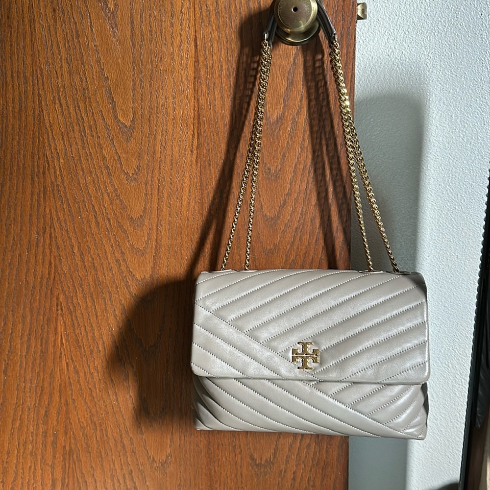 Tory Burch - Kira Chevron Convertible Shoulder Bag (Grey Heron color)
